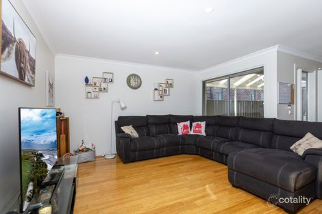 Property photo of 4 Loxwood Court Deer Park VIC 3023