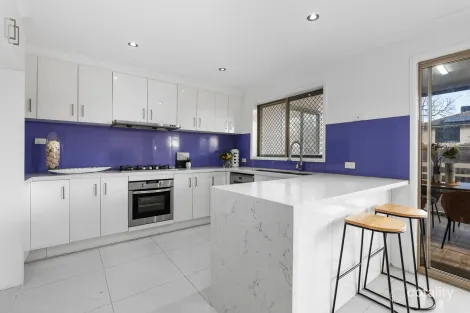 Property photo of 11 Peppermint Grove Box Hill South VIC 3128