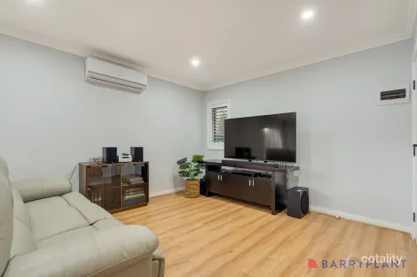 Property photo of 5/20-22 Thackeray Road Reservoir VIC 3073