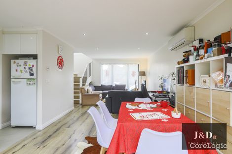 Property photo of 2/561 Middleborough Road Box Hill North VIC 3129