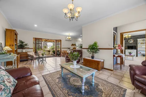 Property photo of 1 Tusmore Drive Onkaparinga Hills SA 5163