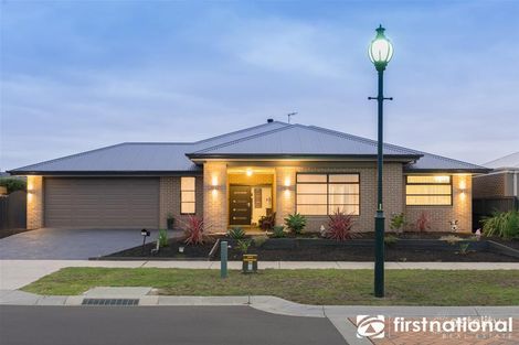 43 Mackellar St, Pakenham, VIC 3810