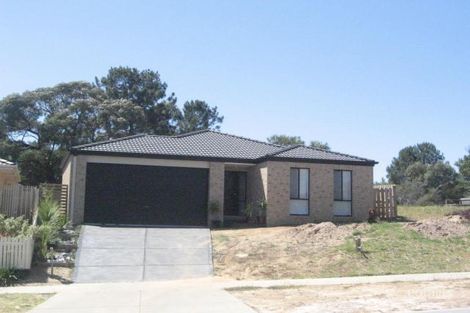 13 Hillview Dr, Carrum Downs, VIC 3201