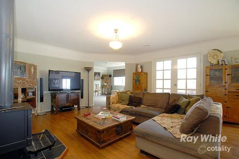 Property photo of 13 Caspian Chase Pakenham VIC 3810