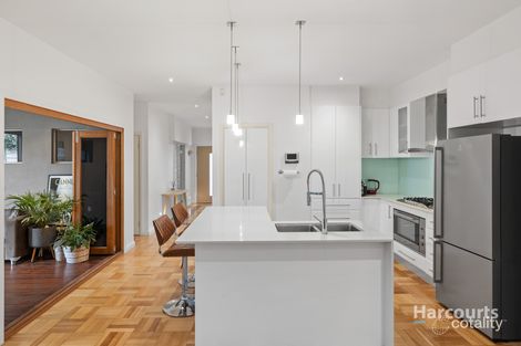 Property photo of 10 Lawson Place Burnside Heights VIC 3023