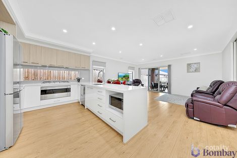 Property photo of 8 Bagatelle Avenue Wollert VIC 3750