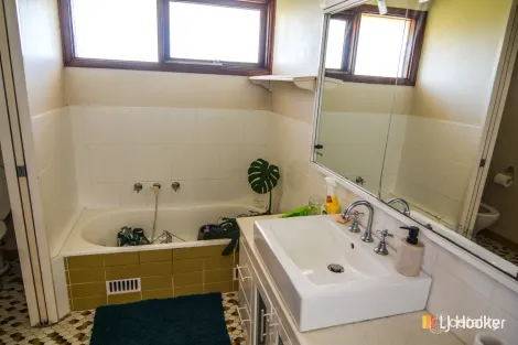 Property photo of 34 Outer Crescent Bowenfels NSW 2790