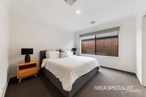 Property photo of 7 Summerhill Drive Pakenham VIC 3810
