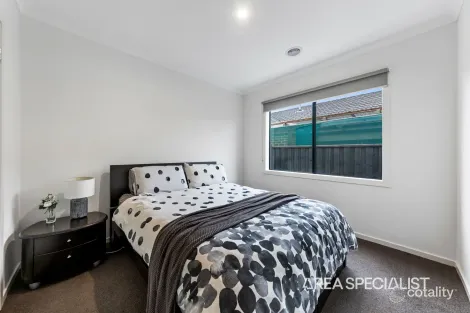 Property photo of 7 Summerhill Drive Pakenham VIC 3810