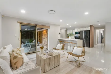 39 Dunkeith Ave, Benowa, QLD 4217