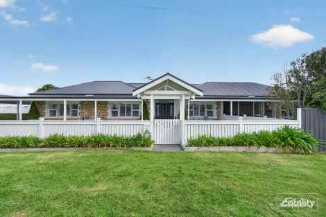 1 Burt Ave, Goolwa North, SA 5214
