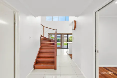 Property photo of 27 Madison Avenue Glenella QLD 4740