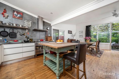 Property photo of 148 Captain Cook Crescent Narrabundah ACT 2604