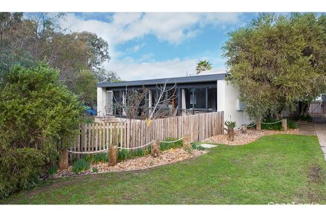 Property photo of 4 Granya Court Thurgoona NSW 2640