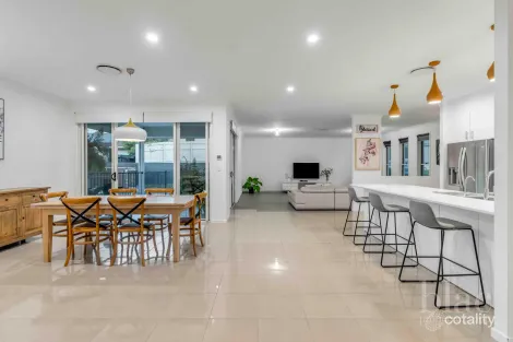 Property photo of 7 Perrins Close Warner QLD 4500