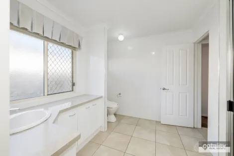 Property photo of 2 Banks Street Avoca QLD 4670