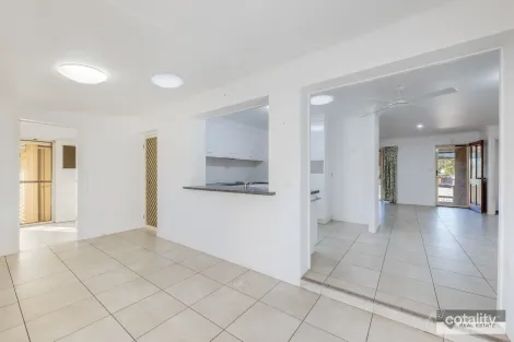 Property photo of 2 Banks Street Avoca QLD 4670