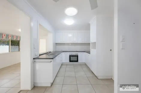 Property photo of 2 Banks Street Avoca QLD 4670