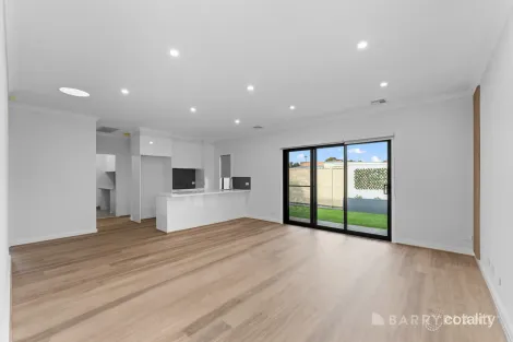Property photo of 2/17 Vule Street St Albans VIC 3021