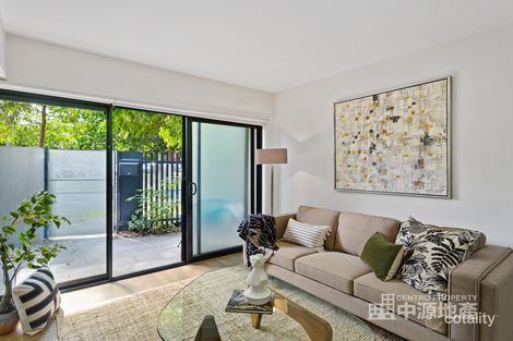 Property photo of 2/80 Cade Way Parkville VIC 3052