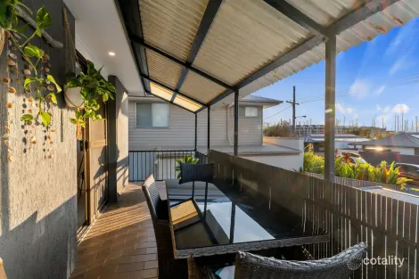 Property photo of 2/22 Adelong Crescent Buddina QLD 4575