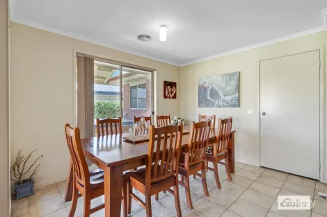 Property photo of 11 Wren Court West Wodonga VIC 3690