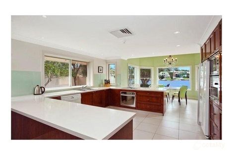 5326 Marine Dr N, Hope Island, QLD 4212