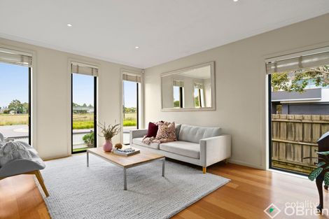 Property photo of 2 Hutchins Close Mordialloc VIC 3195