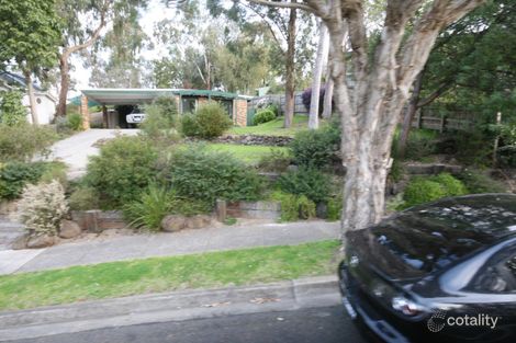 30 Andrew Cres, Croydon South, VIC 3136