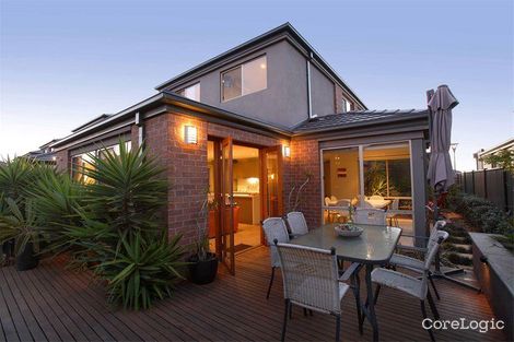 Property photo of 18 McCulloch Walk Point Cook VIC 3030