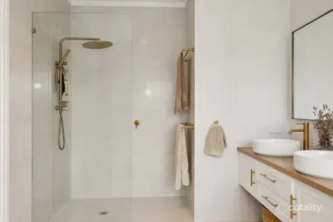 Property photo of 207 Phillipson Street Wangaratta VIC 3677