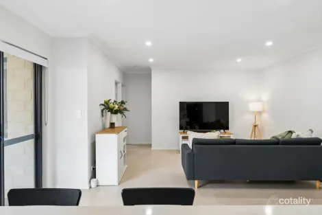 Property photo of 10 Eugenes Loop Tapping WA 6065