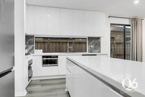 Property photo of 8 Warangal Way Deanside VIC 3336