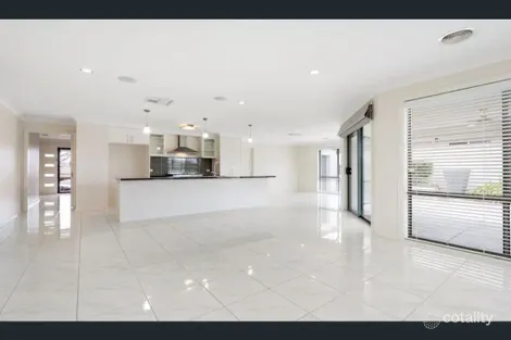 Property photo of 57 Craig Circuit Leneva VIC 3691