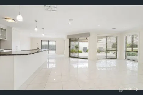 Property photo of 57 Craig Circuit Leneva VIC 3691