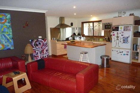 Property photo of 23 Yakaloo Crescent Forresters Beach NSW 2260