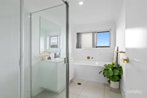 Property photo of 51 William Street Deebing Heights QLD 4306