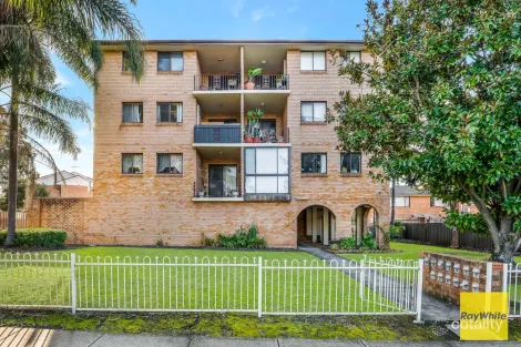 Property photo of 8/9 Wilde Street Carramar NSW 2163