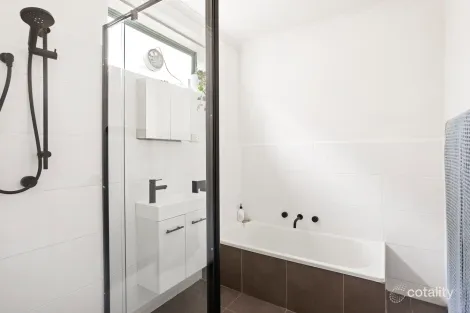 Property photo of 1/297 Orrong Road St Kilda East VIC 3183