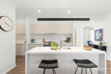 Property photo of 44 Wallaroo Avenue Strathfieldsaye VIC 3551