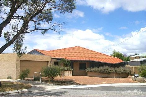 8 Piaggio Ct, Bayswater, WA 6053