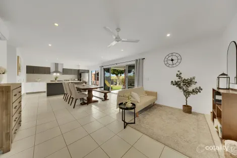 Property photo of 14 Orchard Drive Kirkwood QLD 4680