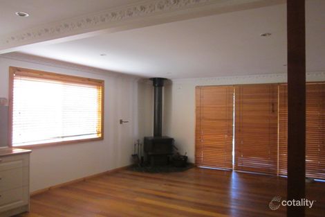 Property photo of 14 Finisterre Drive The Honeysuckles VIC 3851