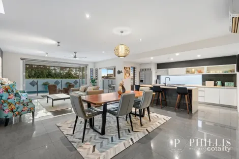 Property photo of 5432 Marine Drive Hope Island QLD 4212