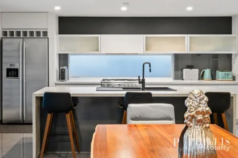 Property photo of 5432 Marine Drive Hope Island QLD 4212
