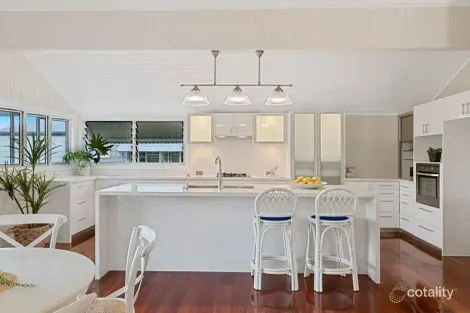 Property photo of 69 Kingsley Terrace Wynnum QLD 4178