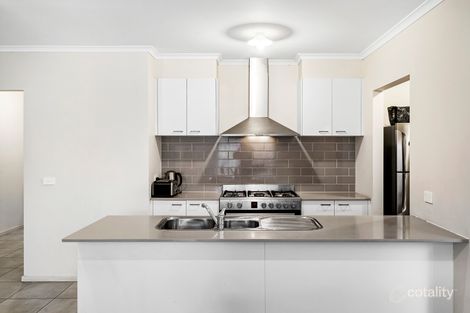 Property photo of 9 Haniper Grove Werribee VIC 3030
