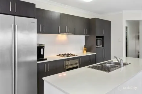 Property photo of 27 Skyblue Circuit Yarrabilba QLD 4207