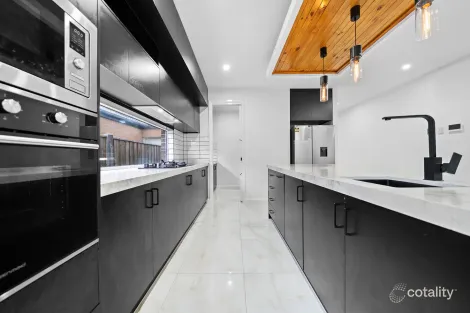 Property photo of 18 Waratah Street Beveridge VIC 3753