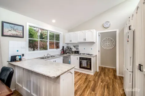 Property photo of 16 Douglas Crescent Monbulk VIC 3793